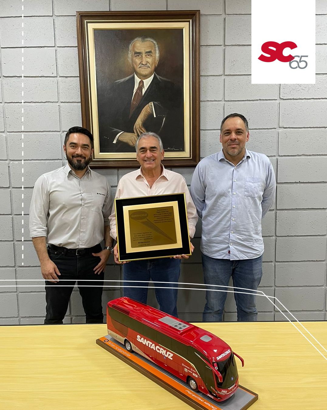 Homenagem da Marcopolo para Santa Cruz
